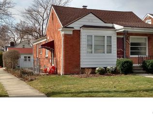 20950 Fleetwood Dr, Harper Woods, MI 48225