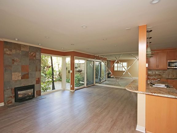 3rd image of 420 Rosemont Ave #420