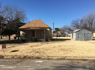 524 S 7th Ave, Fairview, OK 73737