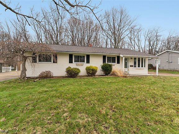 3rd image of 6135 Thistlewood Dr