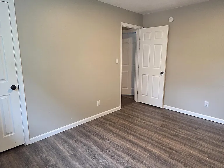 2104 Whitewood Dr — Photo 14