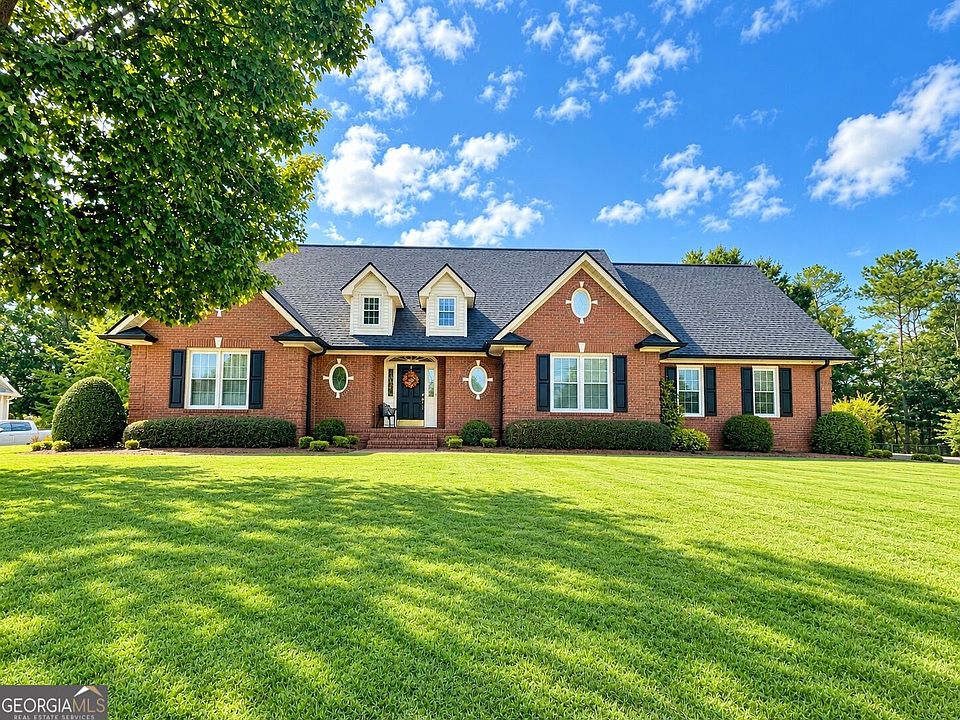 1st image of 106 Etowah Dr SE
