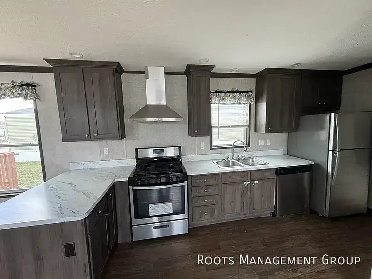 J5 Meadows Ct #J5 — Photo 3
