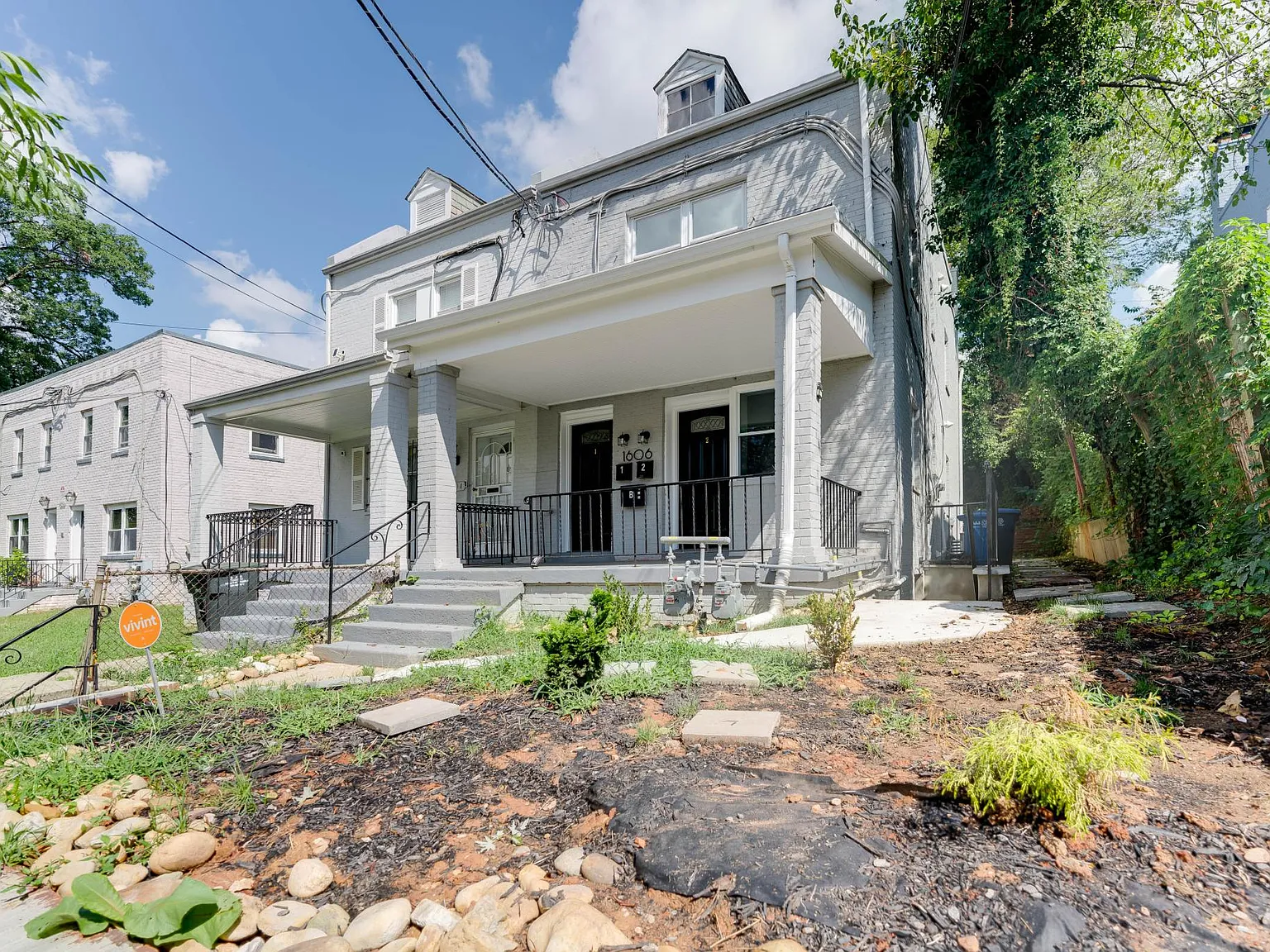 1606 29th St SE — Photo 2