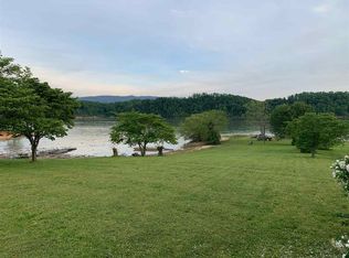 1650 Canal Ln, Dandridge, TN 37725