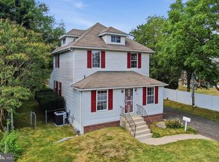 242 Trenton Ave, Laurel Springs, NJ 08021