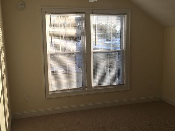 5th image of 109 E 39th St #1