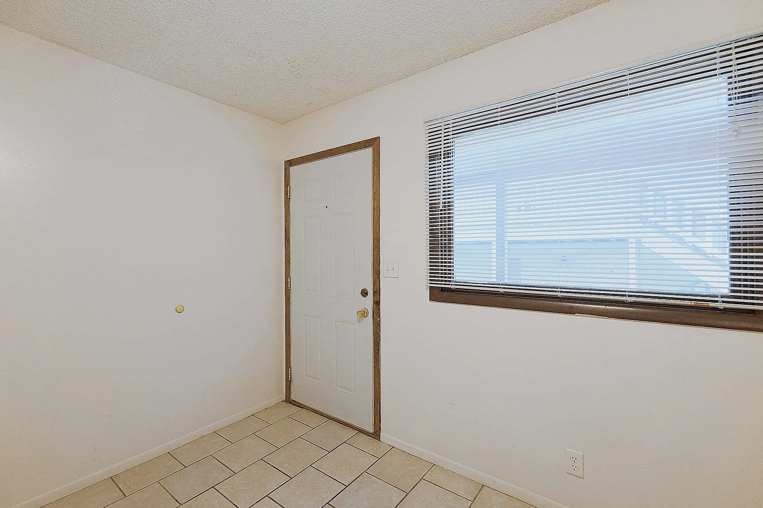 1 bed, 560 sqft, $649 — Photo 2