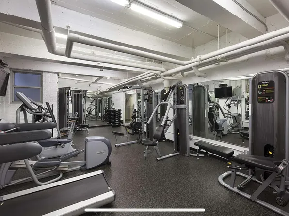 305 East 72nd Street image 7 of 9