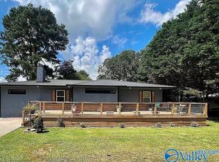 1209 Spring Valley Dr NE, Arab, AL 35016