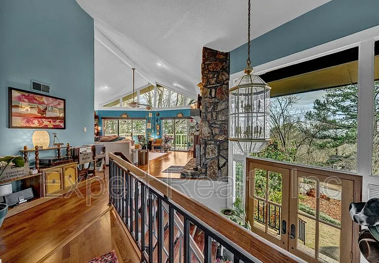 373 Laredo Dr — Photo 10