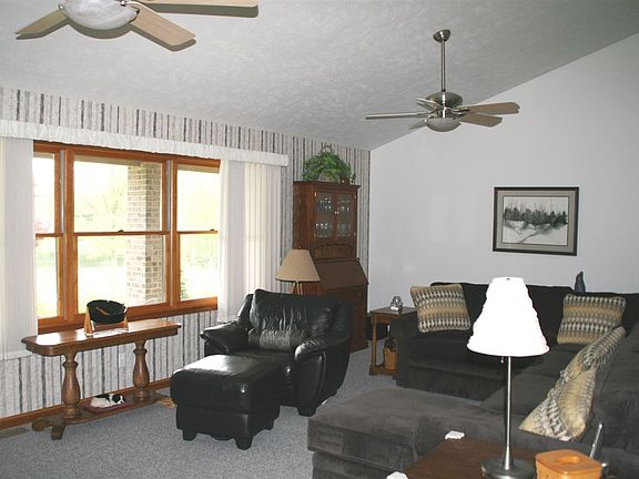 4th image of 979 S Riverwood Dr