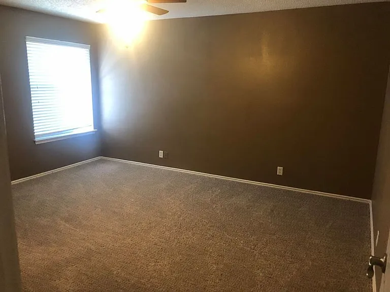 Country View Apartments — Photo 24