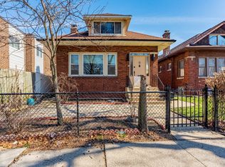 7533 N Ridge Blvd, Chicago, IL 60645