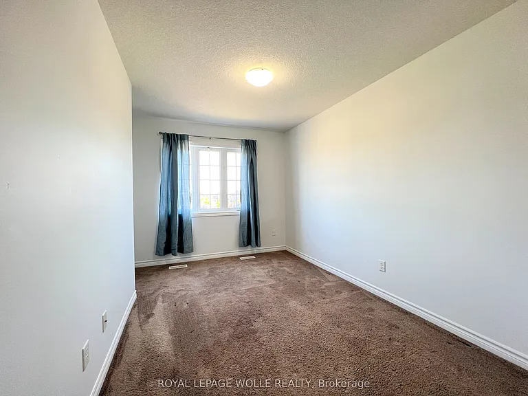 46 Renfrew St — Photo 23