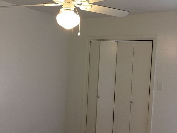 5th image of 2613D Pecan Knoll St
