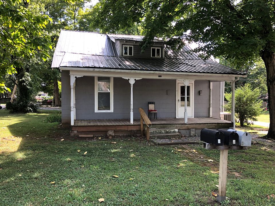 1st image of 712 E Vine St #C