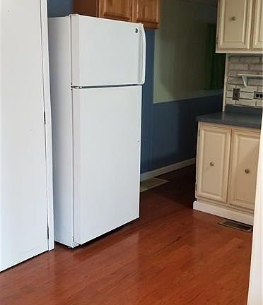 4th image of 126 Carefree Ln