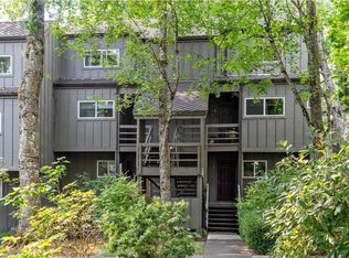 4 Touchstone Ct #74, Lake Oswego, OR 97035