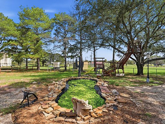 4th image of 150 RANCH COUNTRY DR