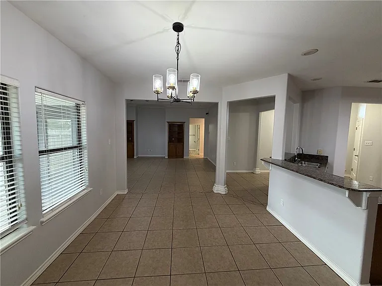 6830 Round Table St — Photo 10