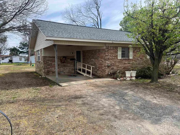 1921 S Grand Ave, Stuttgart, AR 72160