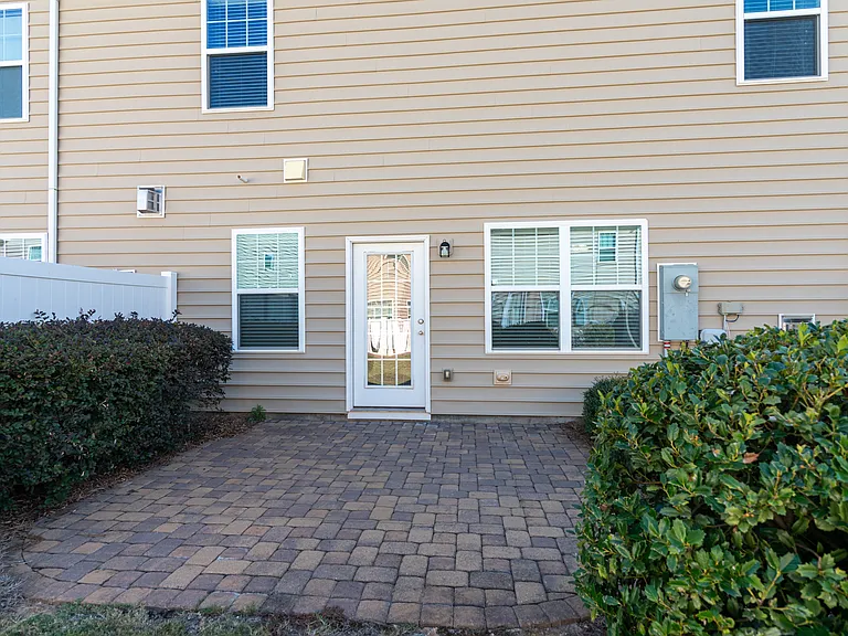 114B Clarendon St — Photo 26