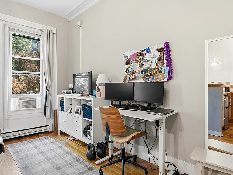 3 Saint Charles St #4 — Photo 8