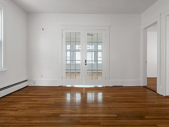 5th image of 40 Butler Ave