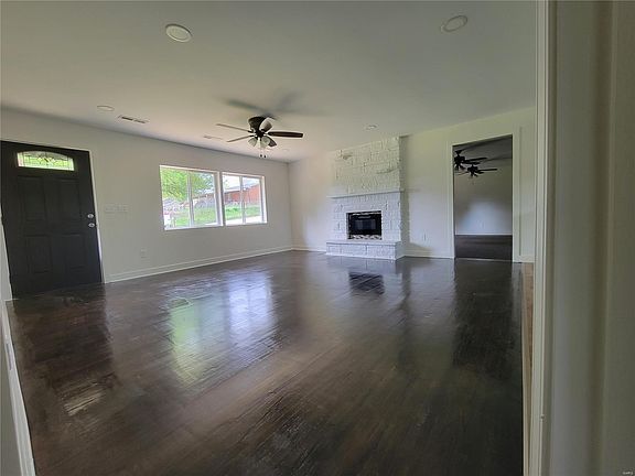 4th image of 2620 Jewel Dr