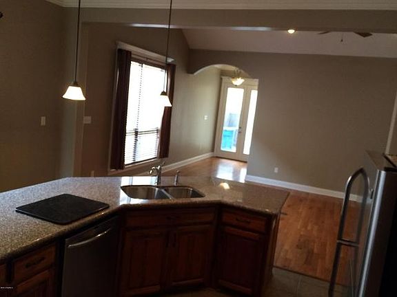 5th image of 200 W Brentwood Blvd Unit 1