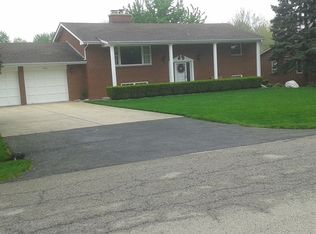 2091 Garden Rd, Aurora, IL 60506