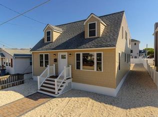 219 W 14th St, Ship Bottom, NJ 08008