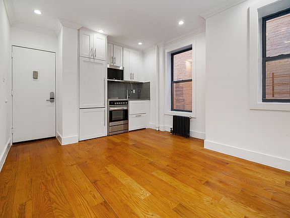 4th image of 409 E 84th St