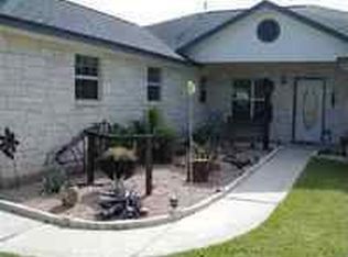 320 Chesterfield Dr, Kingsland, TX 78639