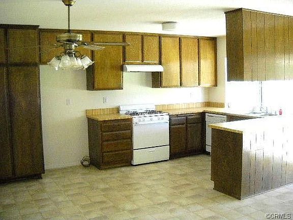 4th image of 1619 Paseo Ave