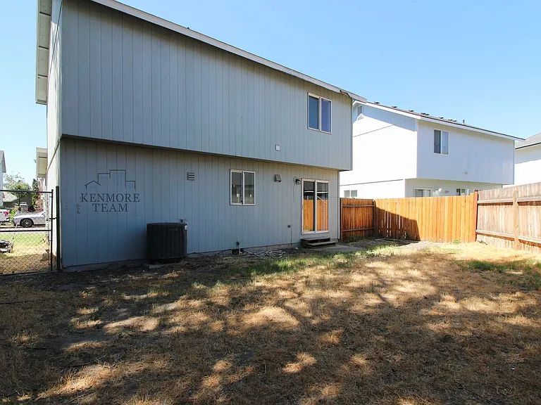 825 S Elm St — Photo 17