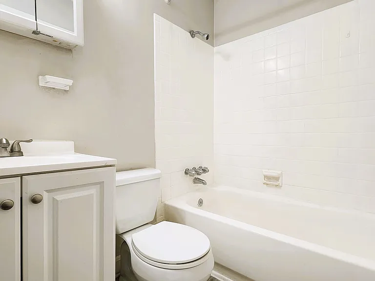 1429 Hepburn Ave #6 — Photo 11
