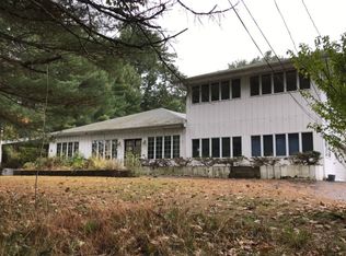 6 Carlyle Rd, Hyde Park, NY 12538