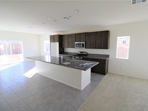 5th image of 13335 Hyacinth Ct