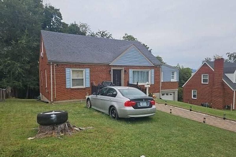 1st image of 2715 Tremont Dr NW