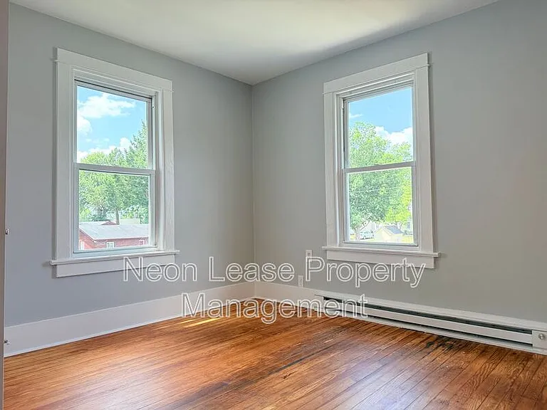 880 S State St #2 — Photo 8