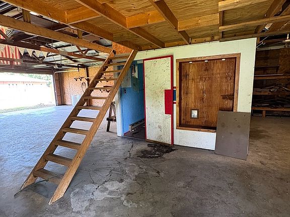 3rd image of 513 N 6th St
