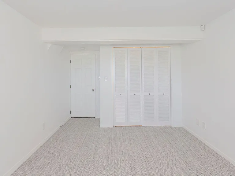 15550 Broom St NE — Photo 31