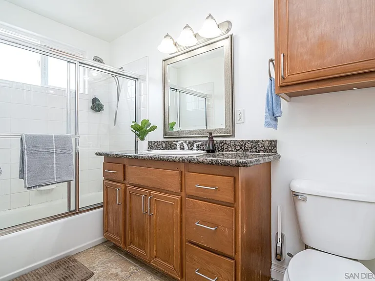 800 N Mollison Ave N #35 — Photo 12