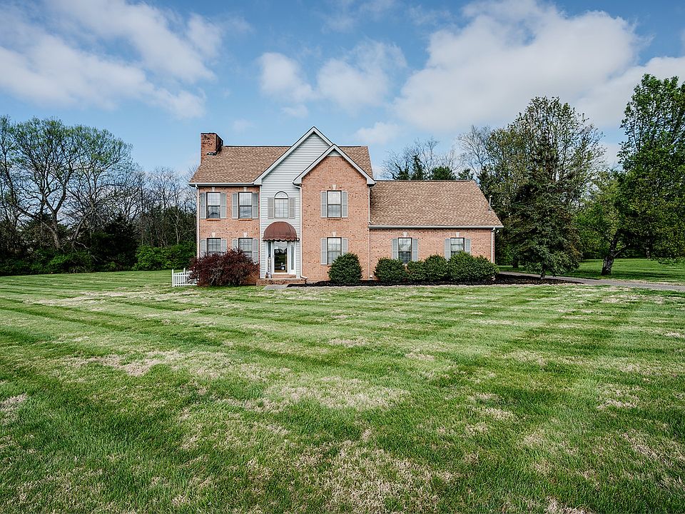 1st image of 654 Bradford Dr