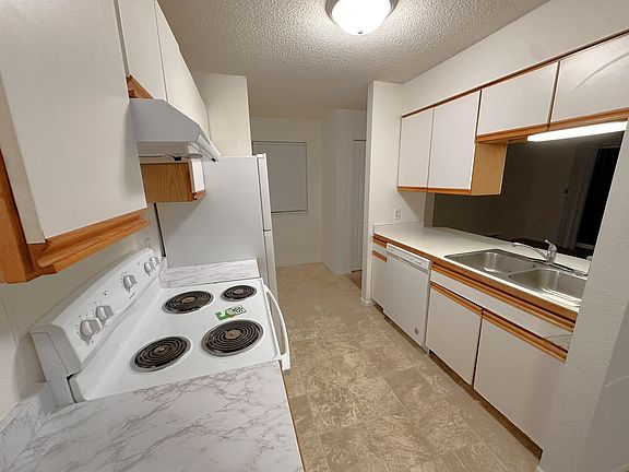 5th image of 550 Spring St APT D1