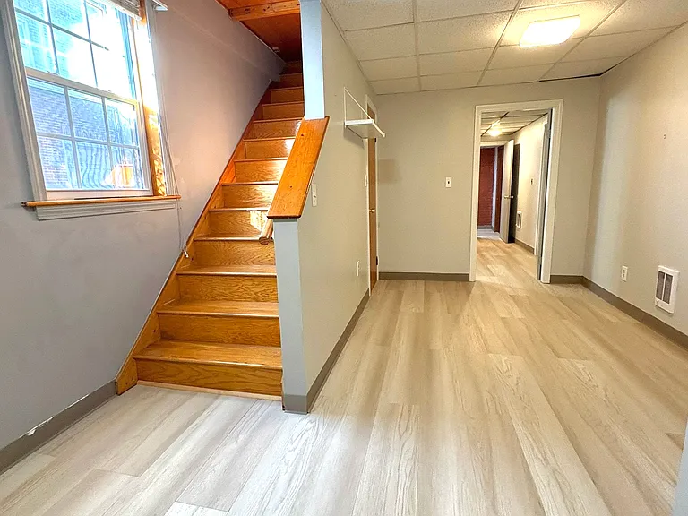 Bedroom w/ Closet (View 2)