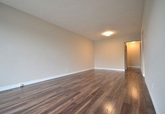 5th image of 41 Newbury Dr