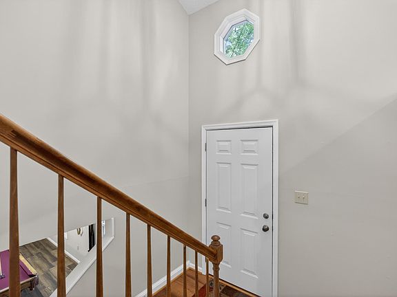 2nd image of 833 Mohawk Dr